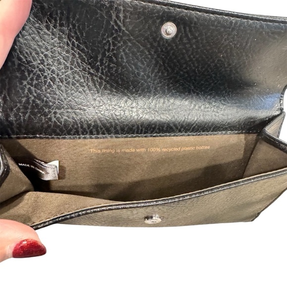 Matt & Nat Black Vegan Connolly Wallet - Picture 4 of 9